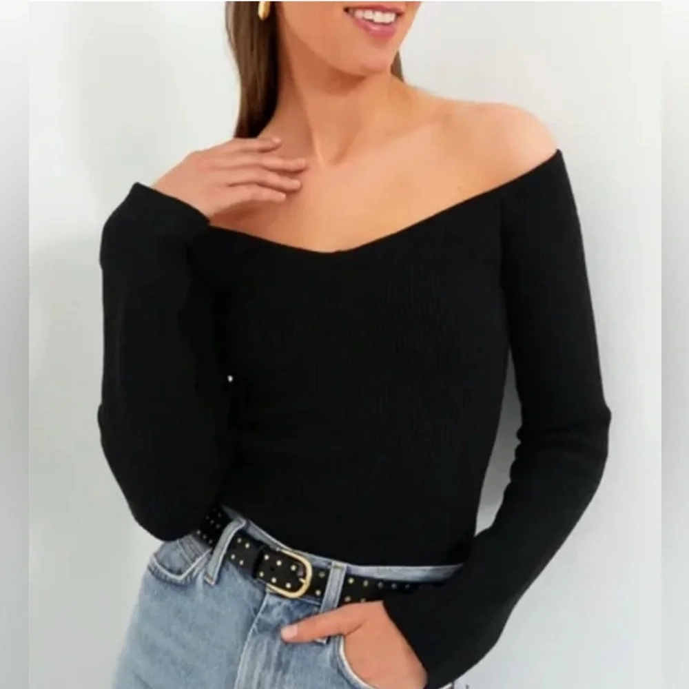 NWT TUCKERNUCK Black Knit Nicola Long Sleeve Off The Shoulder V Neck Top, Large - Picture 1 of 11